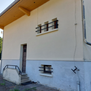 Maison avec vue dégagée sur 920 m2 de terrain plat